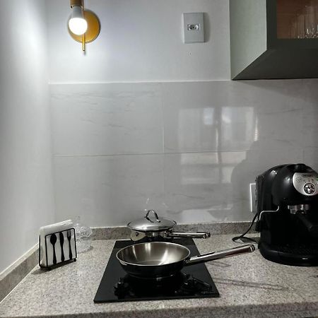 Alessandra Costa Goiânia Buitenkant foto
